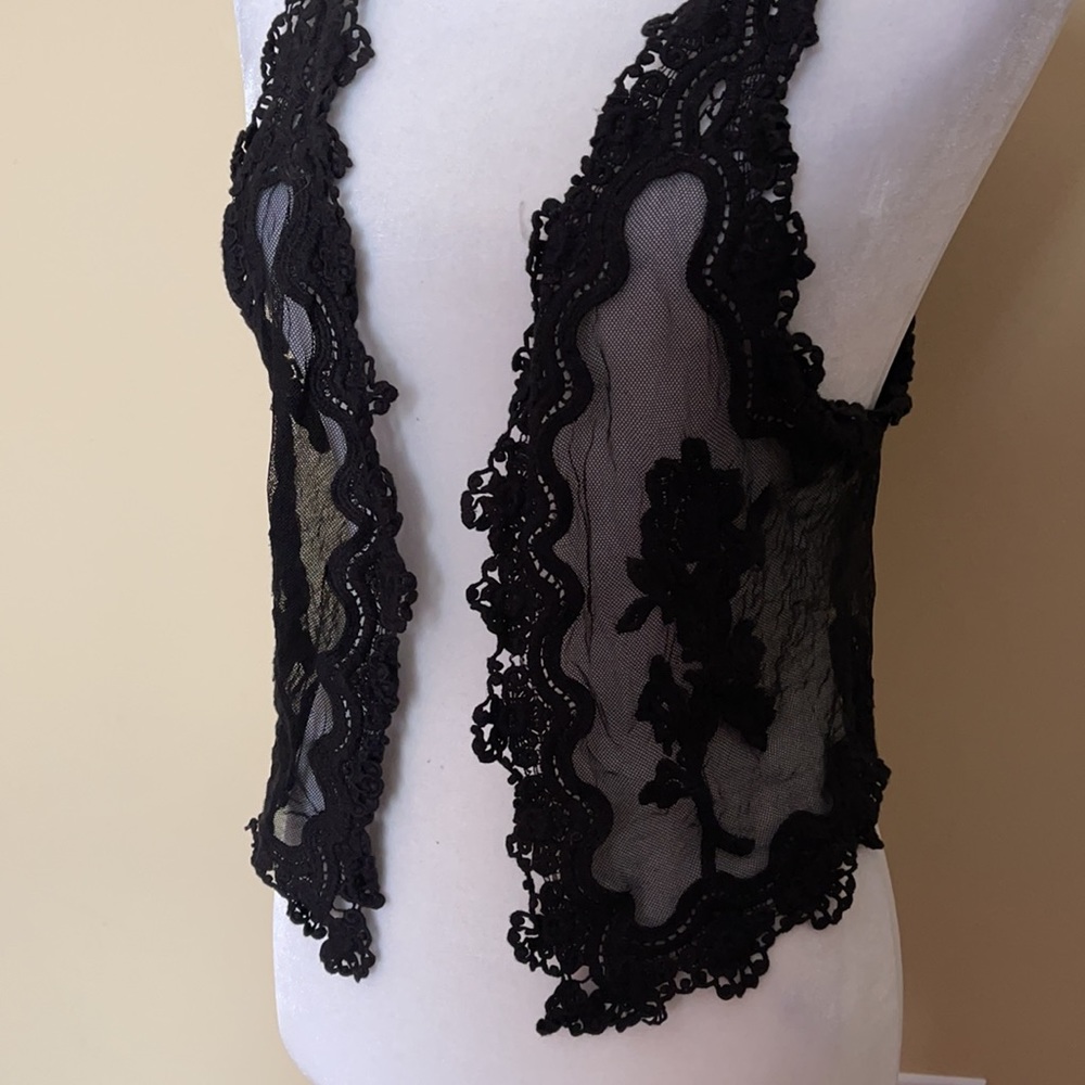 Black Lace Vest. Size Large,but it’s small